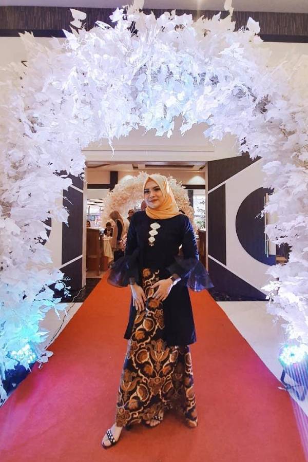 Yeni Marliana Client 18